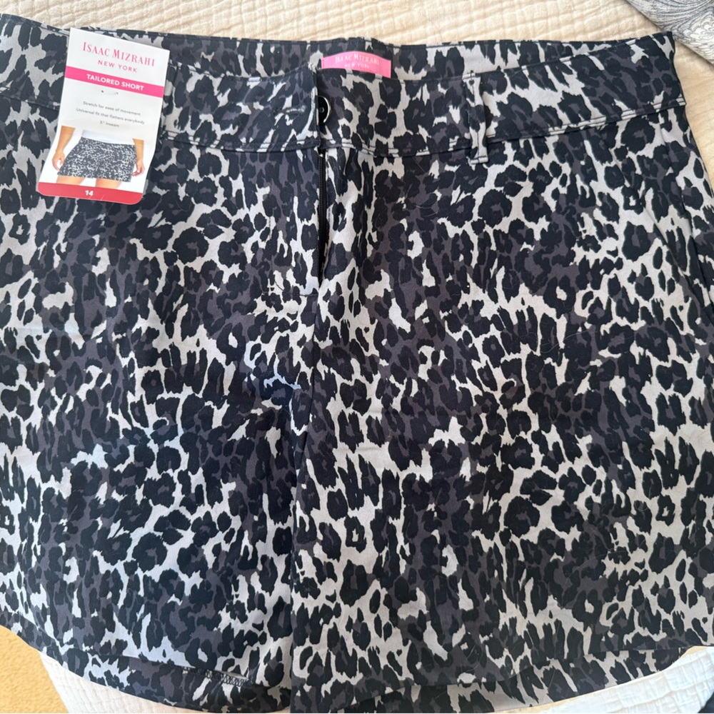 Isaac Mizrahi Black and Gray Leopard Print Skirt